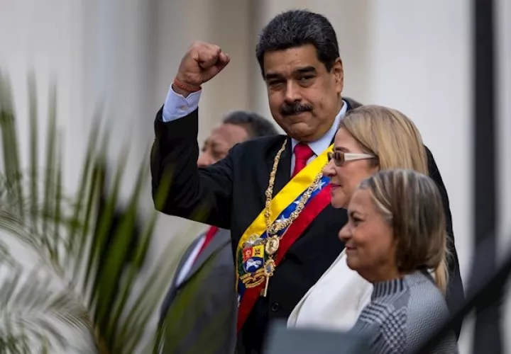 La conjura fue desvelada originalmente este sábado por el ministro de Comunicacion, Jorge Rodríguez, quien informó que los organismos de seguridad habían desarticulado un plan terrorista encabezado por López.