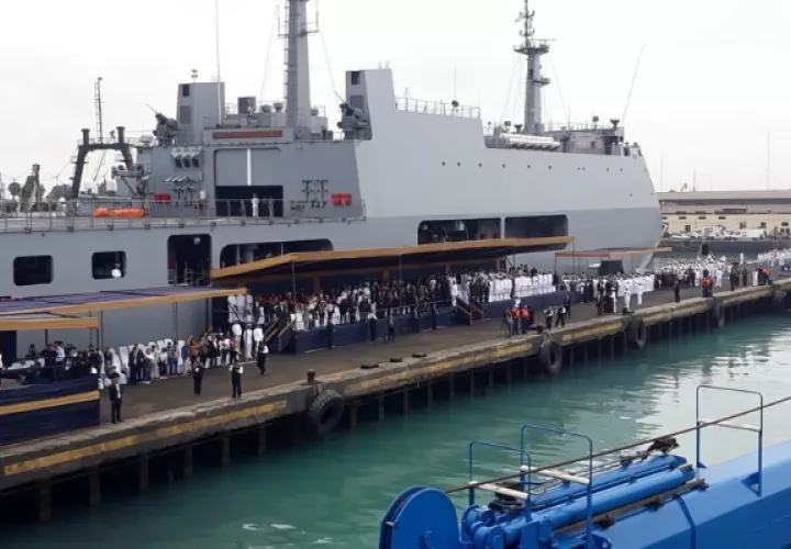 Es la primera que vez oficiales de nuestra Fuerza Pública participarán de una expedición ANTAR XXVII, a bordo del Buque BAP Carrasco. Foto: Roberto López Dubois 
