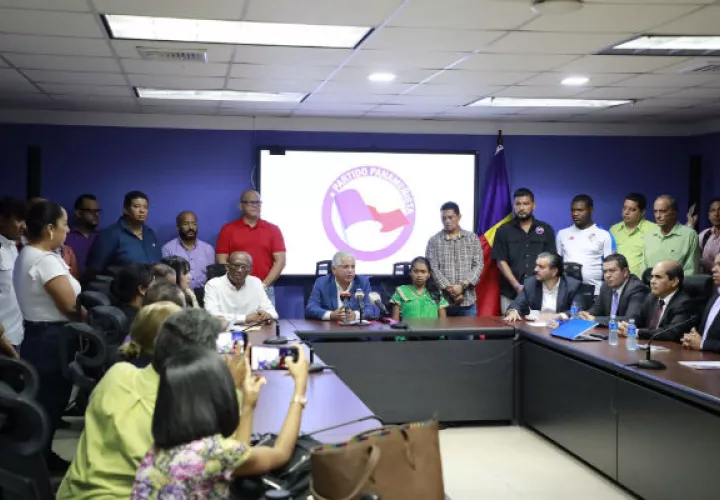 Hay reportes de funcionarios despedidos con más de 20 años de servicios.
