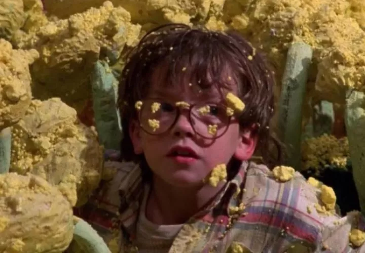 Escena de "Honey, I Shrunk the Kids" Foto: denofgeek.com