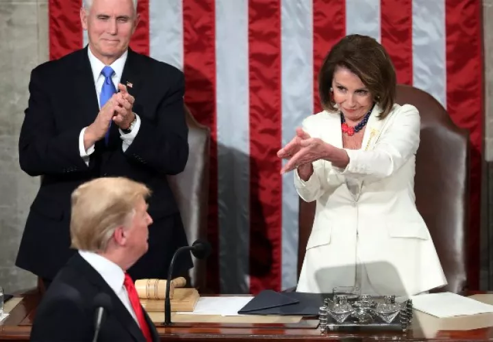A lo largo del día  la Cámara ha escuchado los argumentos de una y otra bancada a favor y en contra de abrir a Trump un juicio político. FOTO/AP