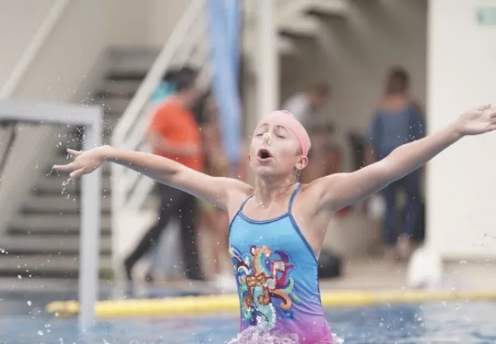  El nado sincronizado en la piscina Adán Gordón. Foto: Pandeportes 