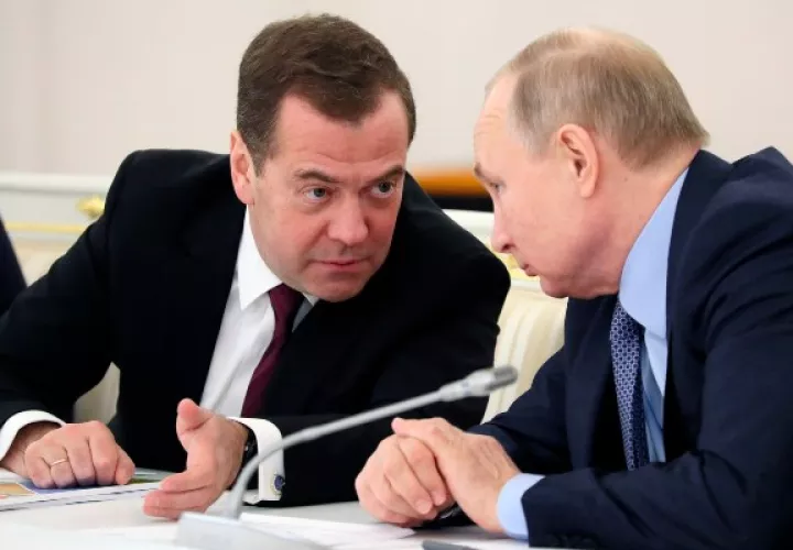 El presidente Vladimir Putin, comandante en jefe de las Fuerzas Armadas, fue informado por el ministro de Defensa, Serguéi Shoigú, sobre el despliegue de dicho armamento cerca de los Urales, línea de separación entre Europa y Asia. FOTO/AP