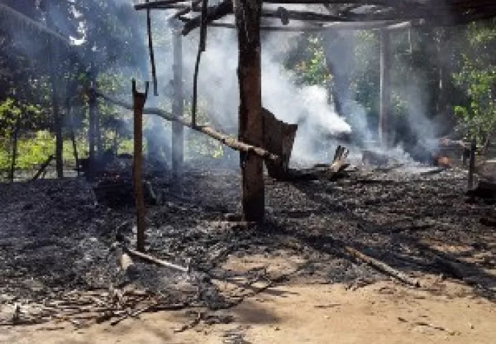 El Cuerpo de Bomberos y el Ministerio Público, iniciaron las investigaciones del hecho para determinar que causó el incendio. Foto/Mayra Madrid