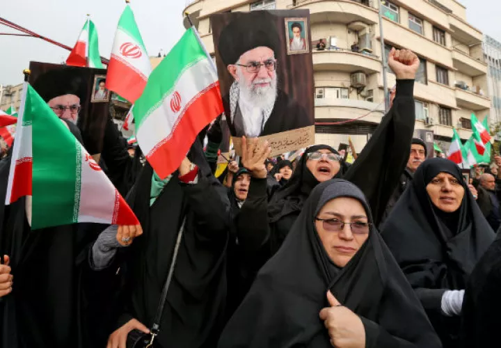 El Ayatollah Ali Khamenei, líder supremo de Irán, dijo que la respuesta del Gobierno a las protestas fue justificada. Foto/ Atta Kenare/Agence France-Presse — Getty Images.