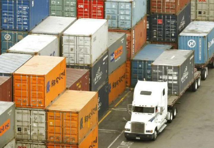 Transportistas de carga  terrestre representan al 90% del sector en el país. Archivo