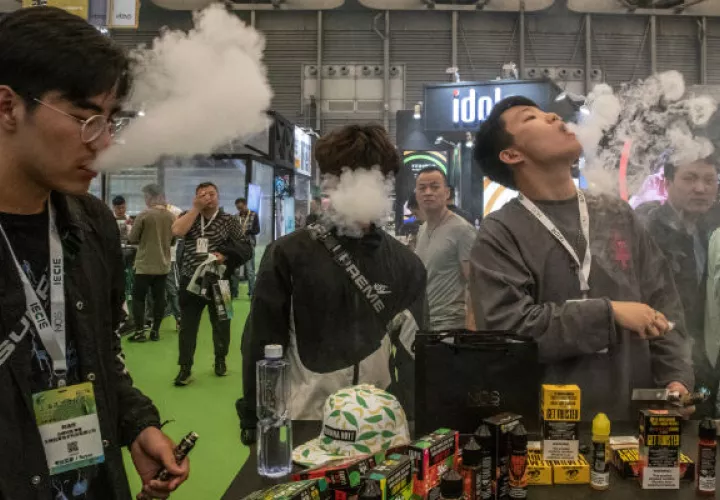 El mercado chino de vapeadores valía 750.4 millones de dólares en el 2018. La reciente Shanghai eCig Expo. Foto/ Gilles Sabrié.