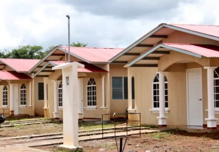 Miviot culminó la construcción de 95 unidades básicas y y realizó 183 mejoras a viviendas en las provincias de Bocas del Toro, Chiriquí, Coclé, Veraguas, Herrera, Los Santos, Panamá y Panamá Oeste.