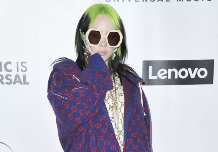 Billie Eilish rememora una etapa de su vida en que la depresión hizo presa de ella y la acorraló.