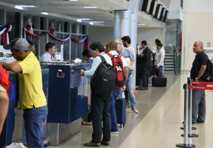 Un total de 588,639 viajeros pasaron por los aeropuertos. Foto/Cortesía