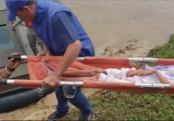 Las autoridades hallaron en una remota población peruana a la mujer de origen colombiano de 40 años y a sus hijos que duraron perdidos 34 días en la selva amazónica, informó este domingo la Armada colombiana.