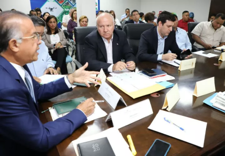 Augusto Valderrama, ministro de Desarrollo Agropecuario,  reiteró el apoyo del Gobierno Nacional a los productores y elogió el desempeño de la cadena de arroz.