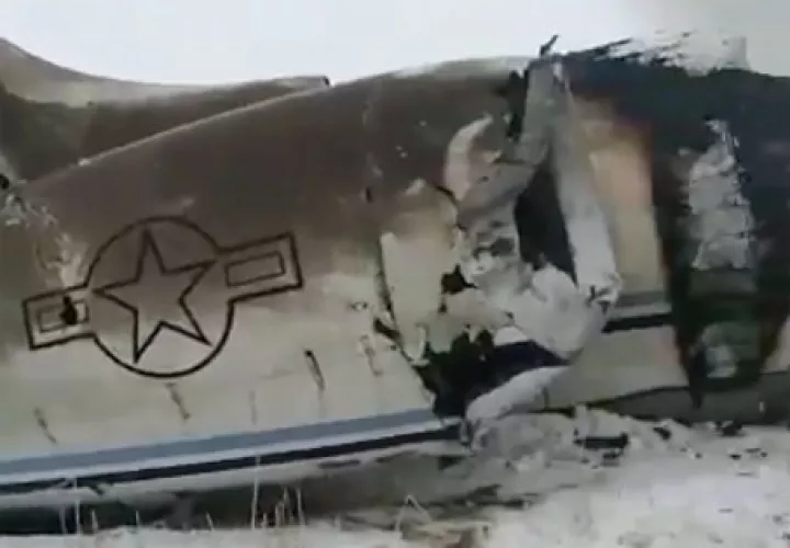 El ejército de EE. UU. Dice que está investigando informes de un accidente aéreo en territorio controlado por los talibanes en Afganistán. FOTO/AP