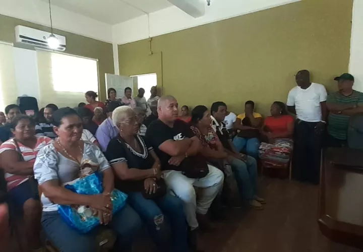 Los microempresarios ahora formarán parte de esta mesa para la depuración y lograr así que se cumpla con las indemnizaciones que se habían prometido. fOTO/Diomedes Sánchez