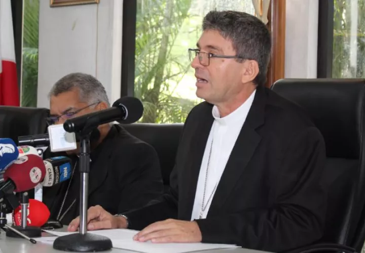 El obispo de Colón y Guna Yala, y secretario de la Conferencia Episcopal, Manuel Ochogavía, leyó el comunicado, tras concluir su Asamblea Plenaria N°.211. Cortesía