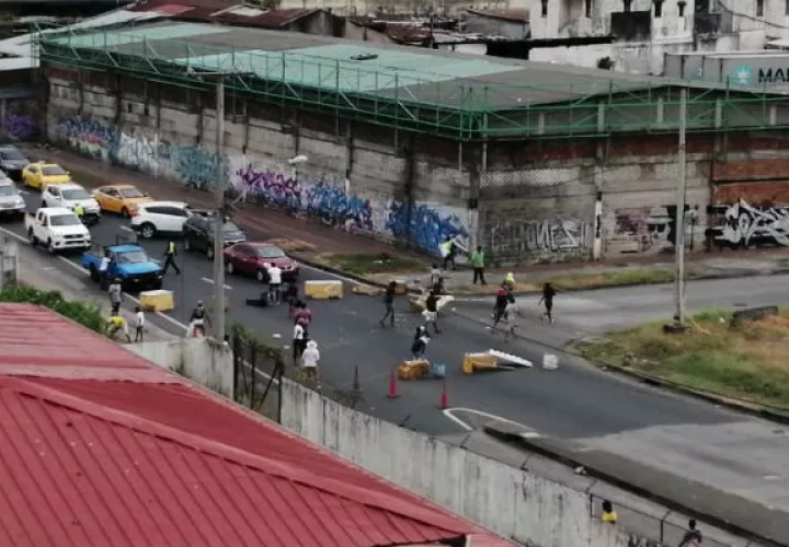 Esta es la segunda vez que protestan exigiendo viviendas.