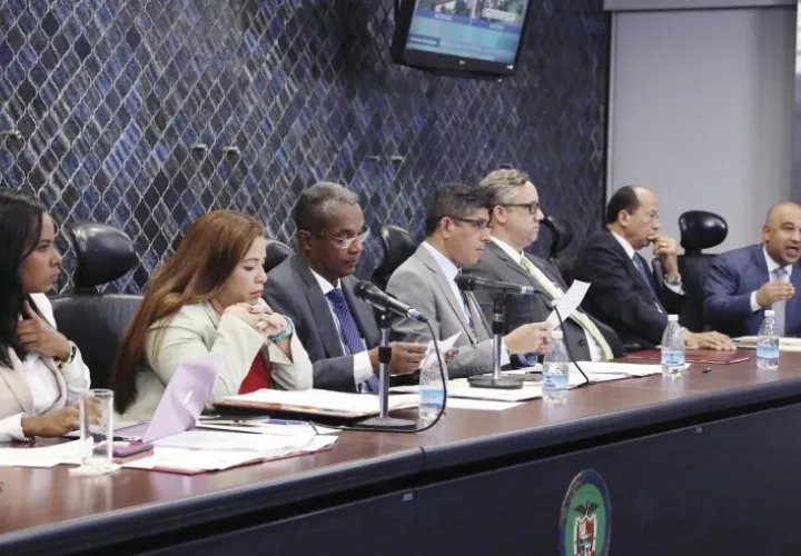 Hay 20 aspirantes al cargo de Defensor del Pueblo que debe ser elegido por la Asamblea Nacional. Foto: Panamá América.