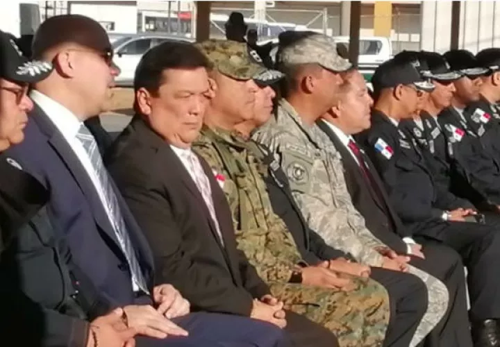 El procurador Eduardo Ulloa participó de la ceremonia de la destrucción de armas de fuego.