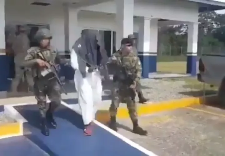 Traslado del sospechoso.