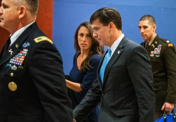 Mark Esper defendió que el mandatario nunca habló de pruebas en el caso de las cuatro embajadas, sino que dijo que "creía" que ese era el plan de Soleimaní, y aseguró que él comparte ese análisis. FOTO/AP
