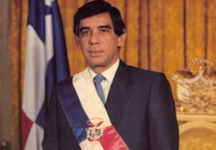 Francisco Rodríguez asumió provisionalmente como mandatario de Panamá del 1 de septiembre al 20 de diciembre de 1989. 