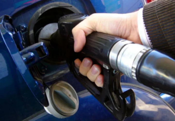 Los conductores se beneficiarán de una baja de tres centavos en la gasolina de 95 octanos.