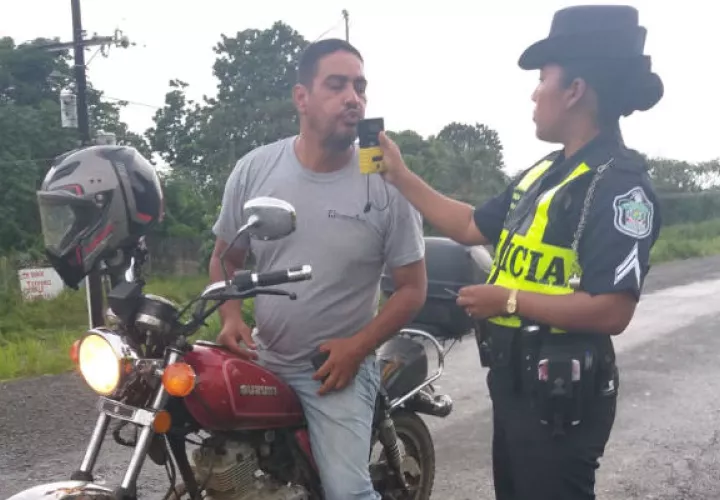 También unidades del Tránsito realizaron operativos en las vías. Foto: Cortesía.