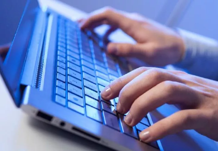 A las redes sociales, a los motores de búsqueda, a los juegos o la publicidad en línea se les cobrará impuesto. EFE