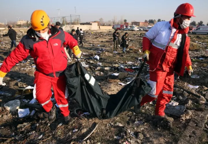 El fabricante Boeing afronta una profunda crisis tras los dos siniestros de su modelo estrella, el 737 MAX, que causaron 346 muertos y cuya producción está congelada. FOTO/AP