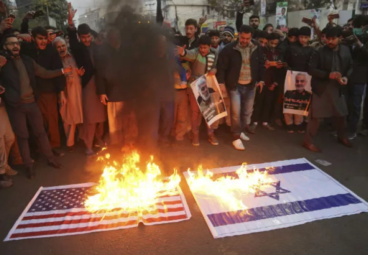 Trump asevera que ordenó matar a Soleimani, para "parar una guerra", no para comenzarla.  Foto: AP. 