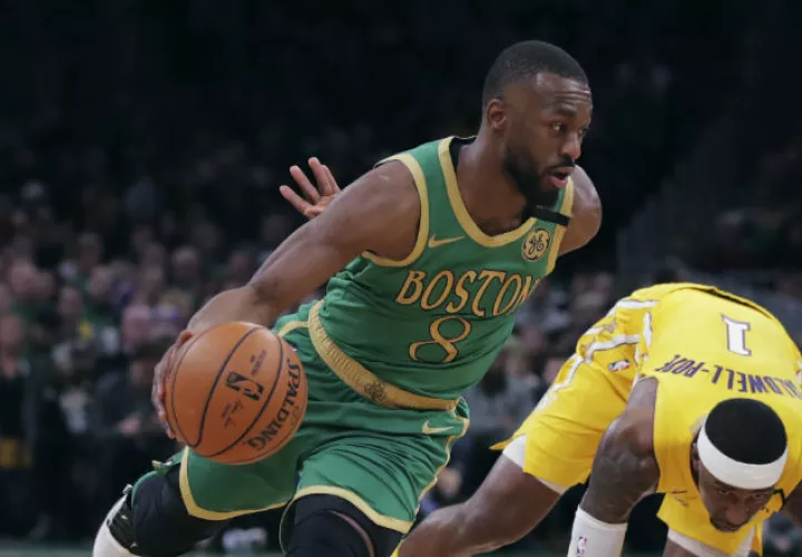 Kemba Walker terminó el partido con 20 puntos. Foto AP
