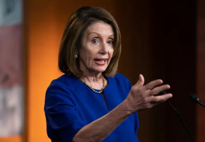 Nancy Pelosi indicó que una iniciativa similar la presentará en la Cámara Alta el senador demócrata Tim Kaine.