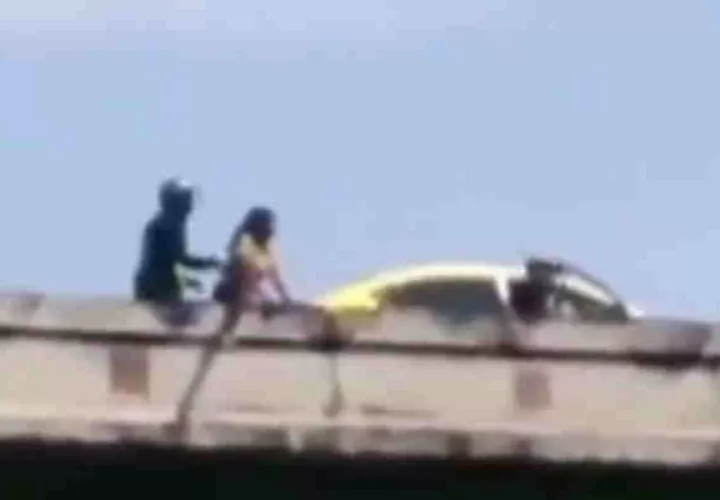 Mujer intenta quitarse la vida. Foto/Redes