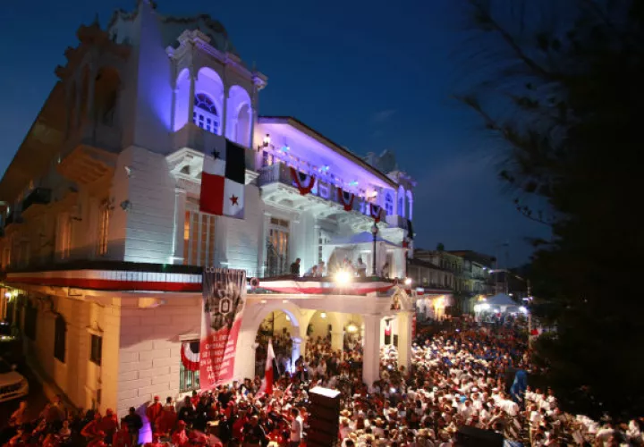 El gobierno gastó 17 mil dólares en fuegos artificiales para las fiestas patrias. Foto: Panamá América.