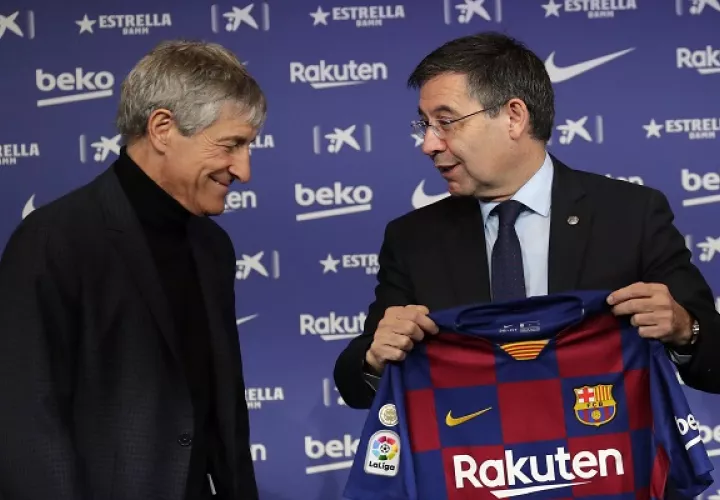 Quique Setién y Josep Maria Bartomeu presidente del Barcelona. Foto:AP