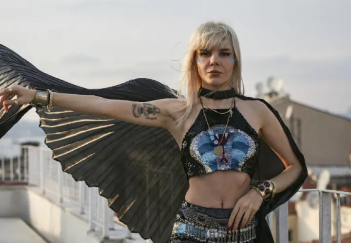 Gaye Su Akyol reinventó el rock psicodélico para hoy. Foto / Tara Todras-Whitehill para The New York Times.