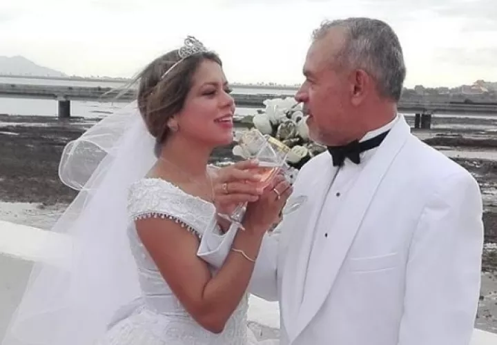 Susan Castillo y su esposo.