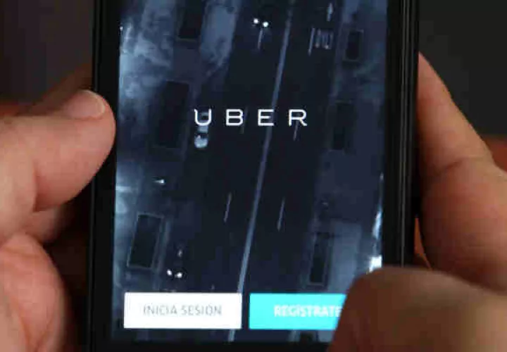 Cobro en efectivo de plataformas de transporte es legal en Panamá. Foto/EFE