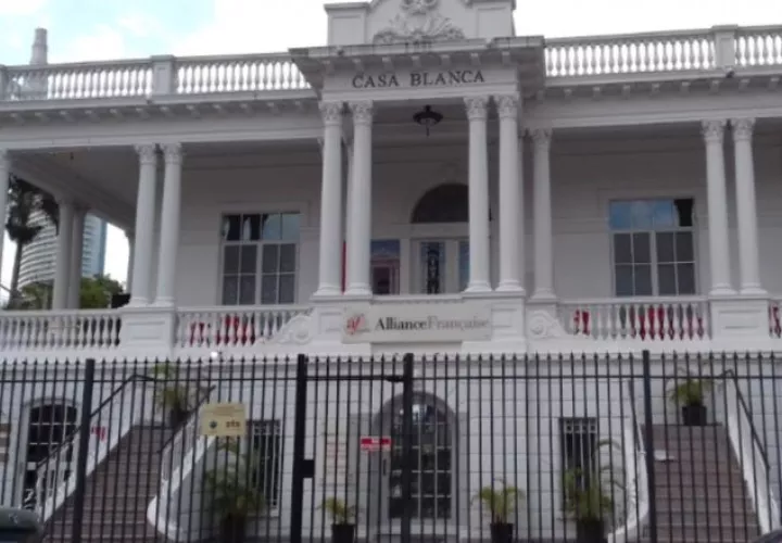 Sede de la Alianza Francesa de Panamá, en Avenida Justo Arosemena, Bella Vista. Cortesía.