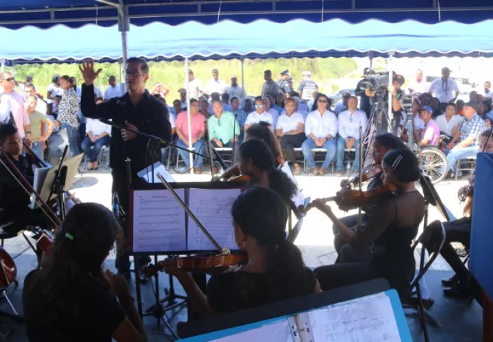 La orquesta brinda la oportunidad de descubrir y potenciar habilidades musicales entre los jóvenes.  Cortesía