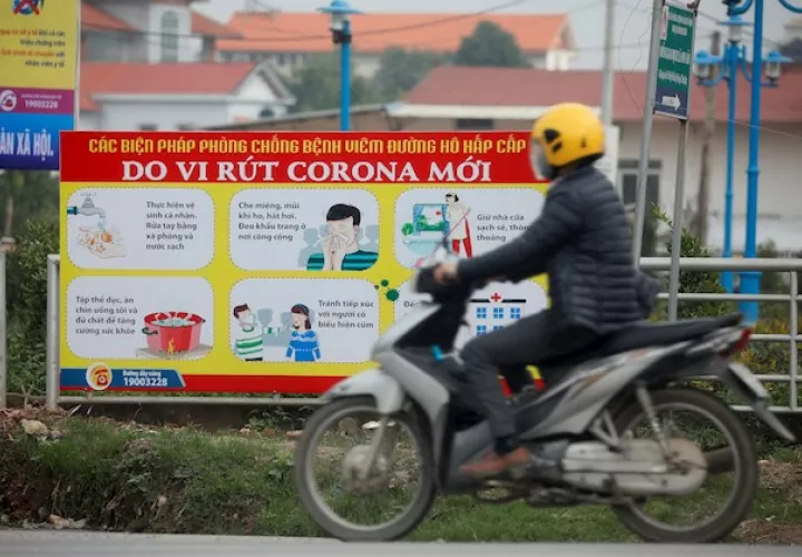 La ruta del yate "AIDIvita" -de la empresa alemana AIDA Cruises y que antes había hecho escalas en Filipinas, Malasia y Singapur- incluía un desembarco el jueves en la bahía de Ha Long.