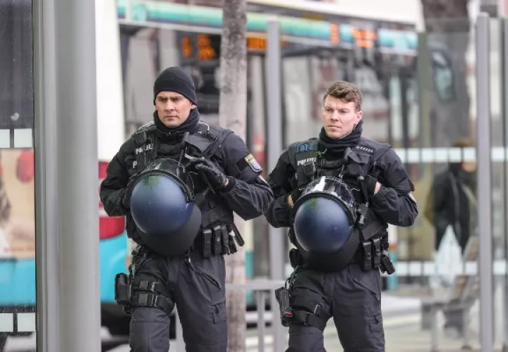 La policía alemana vigila varios sectores luego del incidente. FOTO/AP