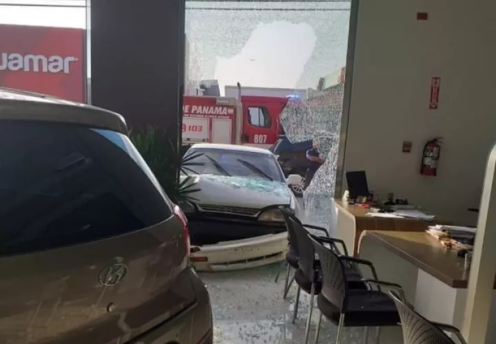  Los dos lesionados firmaron documentos de relevó de responsabilidad al equipo de paramédicos, evitando así ser trasladados a un centro hospitalario.