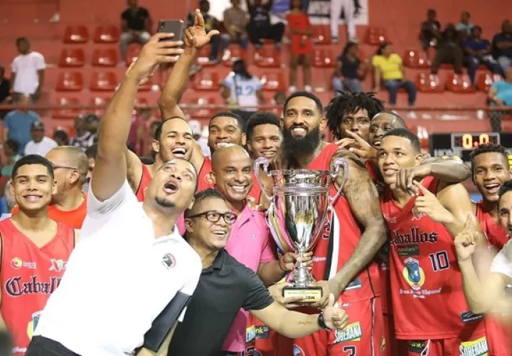 Los Caballos por fin ganaron.