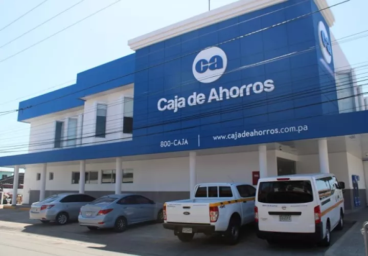 Su horario de atención al cliente es de lunes a viernes de 8:00 a.m. a 3:00 p.m., y los sábados de 9:00 a.m. a 12:00 p.m.