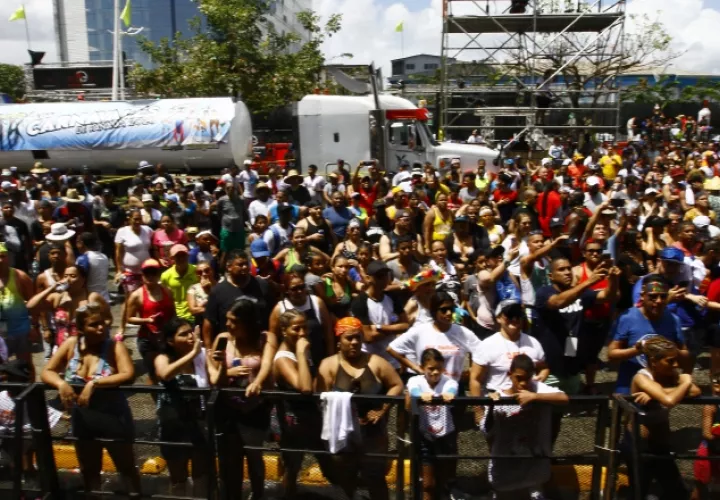 Panameños y extranjeros disfrutaron del primer día de Carnaval "Alegría y Tradición 2020". Foto: Edward Santos