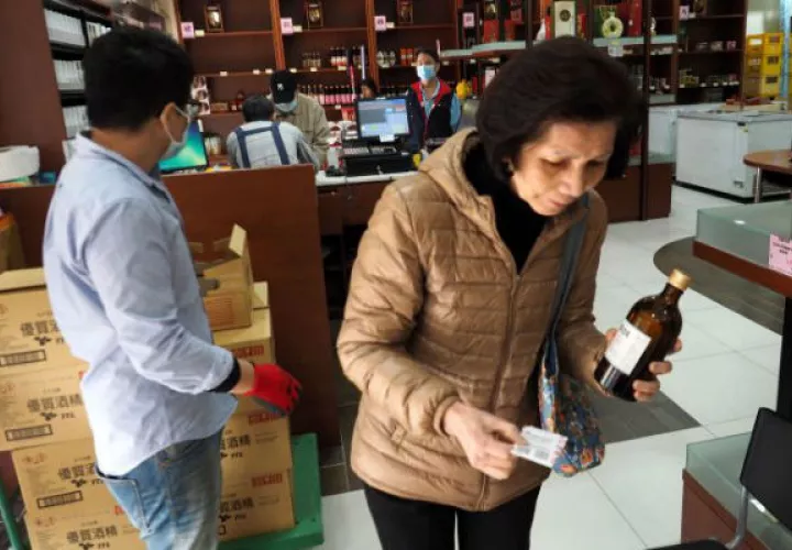 Varios países han suspendido sus vuelos desde China como medida de protección a sus ciudadanos. EFE