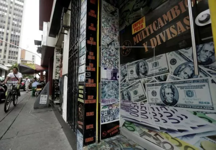 En el último trimestre la locomotora económica también fue impulsada por el comercio. Foto/EFE