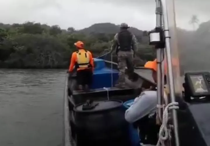 El suceso se dio cuando Stevens se iba a tomar unas fotos en un arrecife, pero una ola repentinamente lo arrastró y se lo llevó. FOTO/@SENANPanama