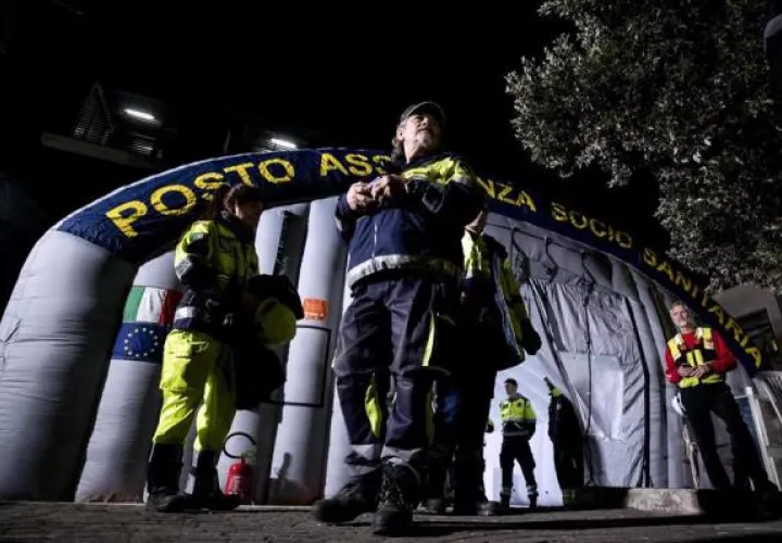 Instalan una cúpula aérea en el hospital Spallanzani en caso de que aumente el número de contagiados con  Covid-19. FOTO/EFE